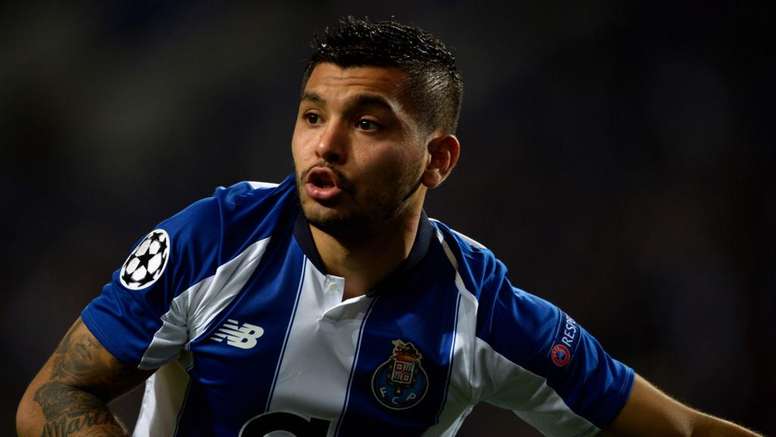 DESPORTO: CHELSEA DESISTE DA CONTRATAÇÃO DE CORONA