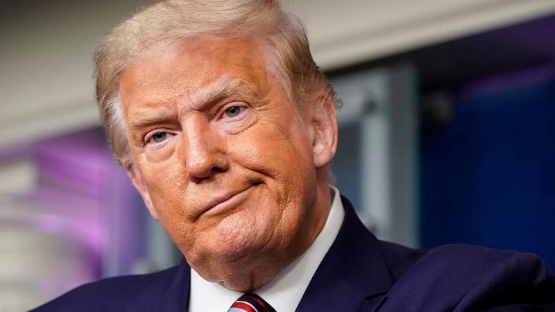 Trump mantém poderes até 20 de Janeiro, e acaba de despedir o Secretário de Defesa
