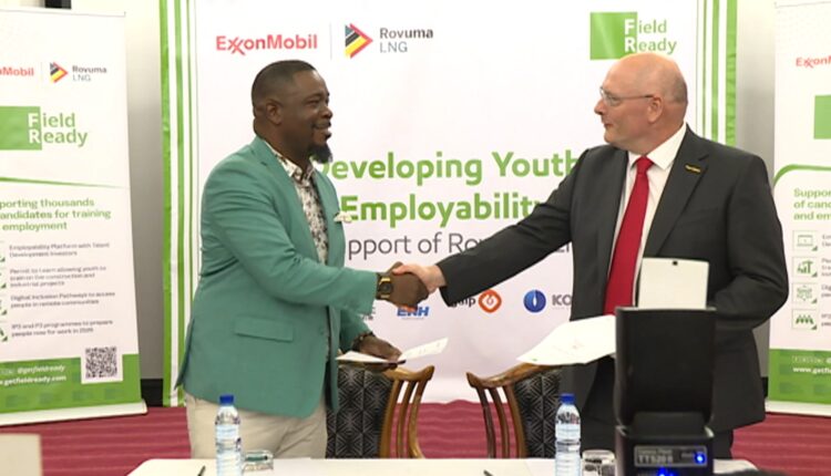 ExxonMobil e Field Ready firmam parceria para preparar mais de 10 mil jovens para mercado de emprego