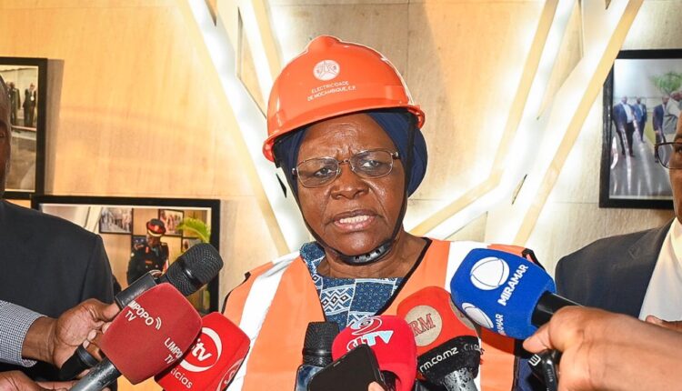 Registo fotográfico da visita da Presidente da Namíbia à Central Termoeléctrica de Maputo (CTM)