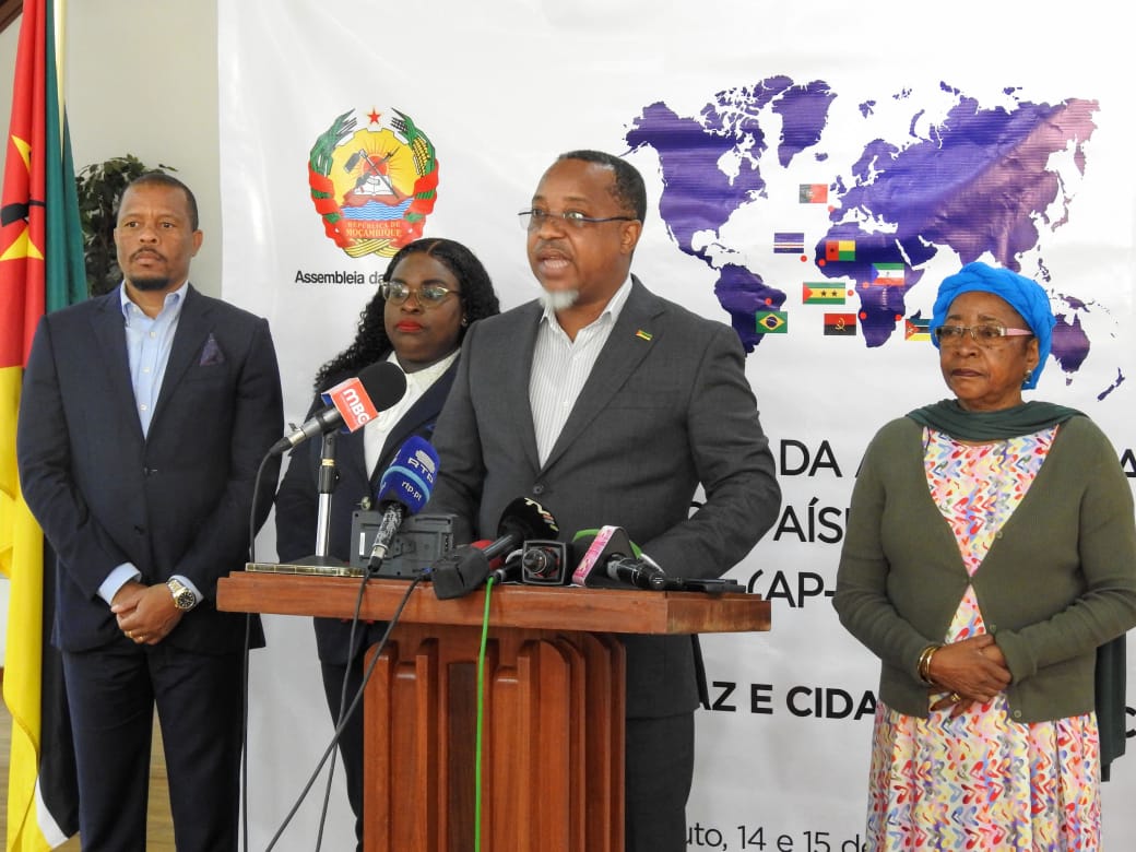 Moçambique assume presidência rotativa da AP-CPLP